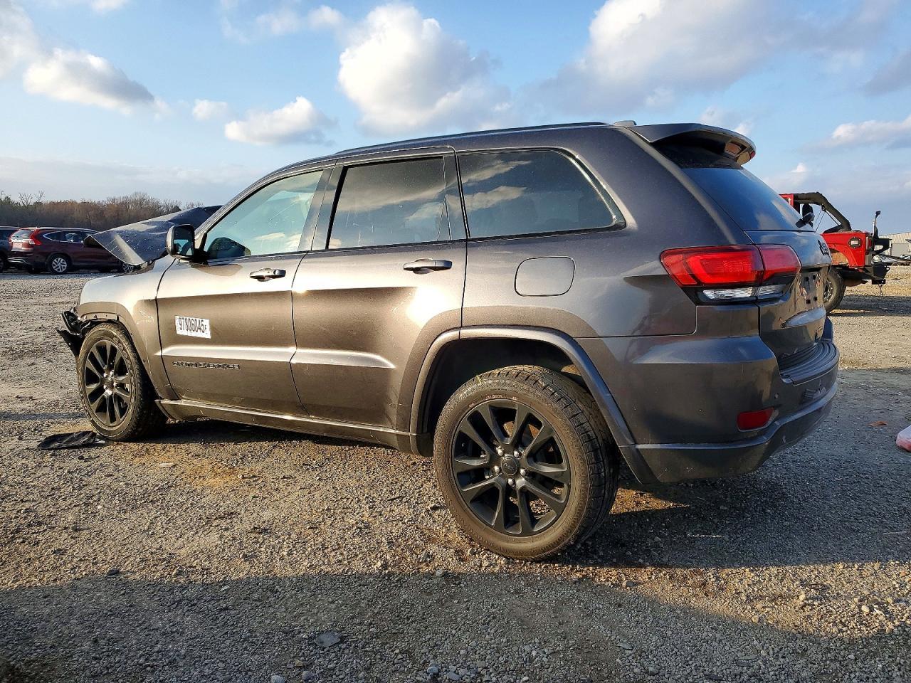 2019 Jeep Grand Cherokee Laredo - Фото 2