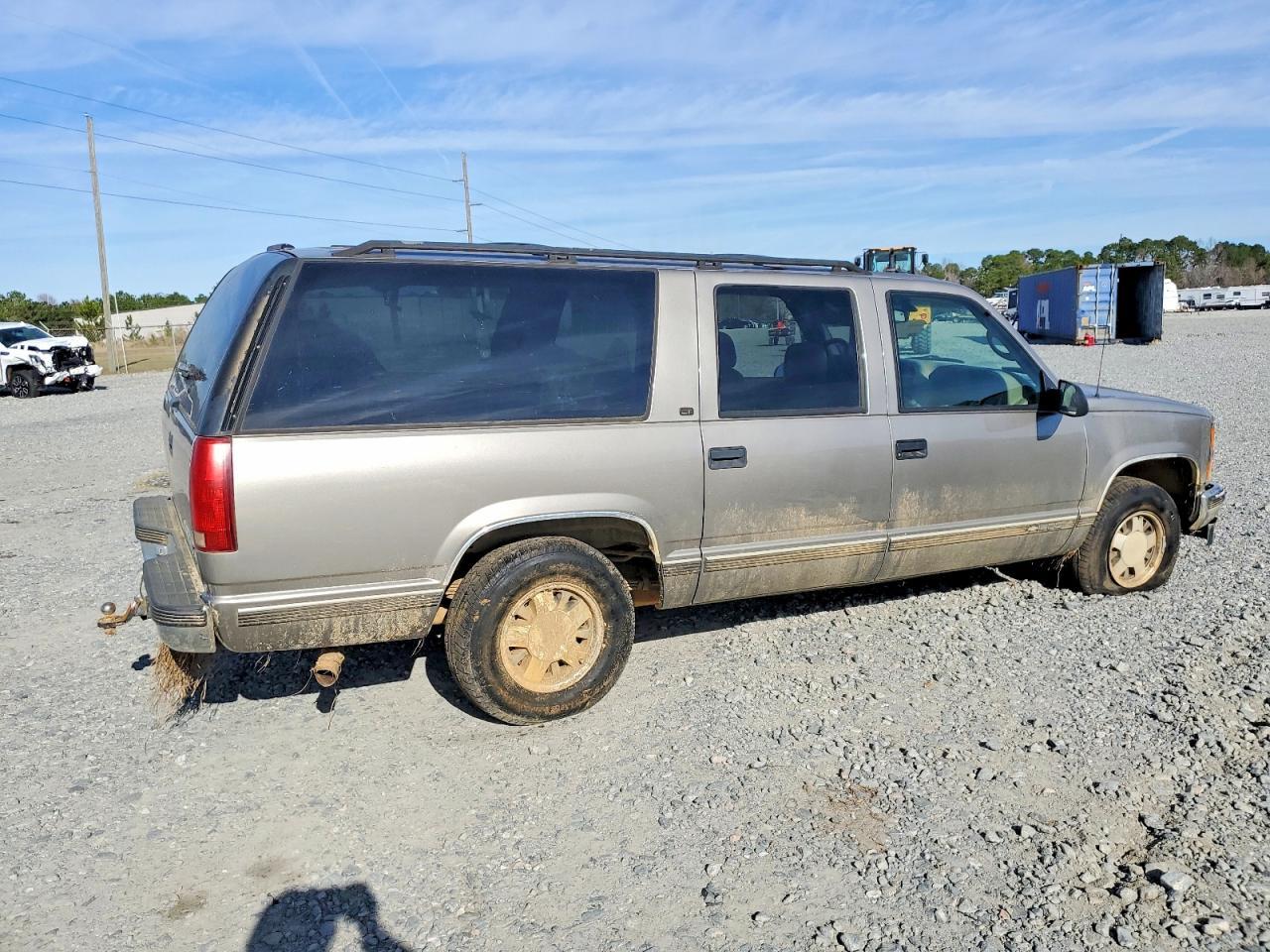 1999 Chevrolet Suburban C1500 - Фото 3
