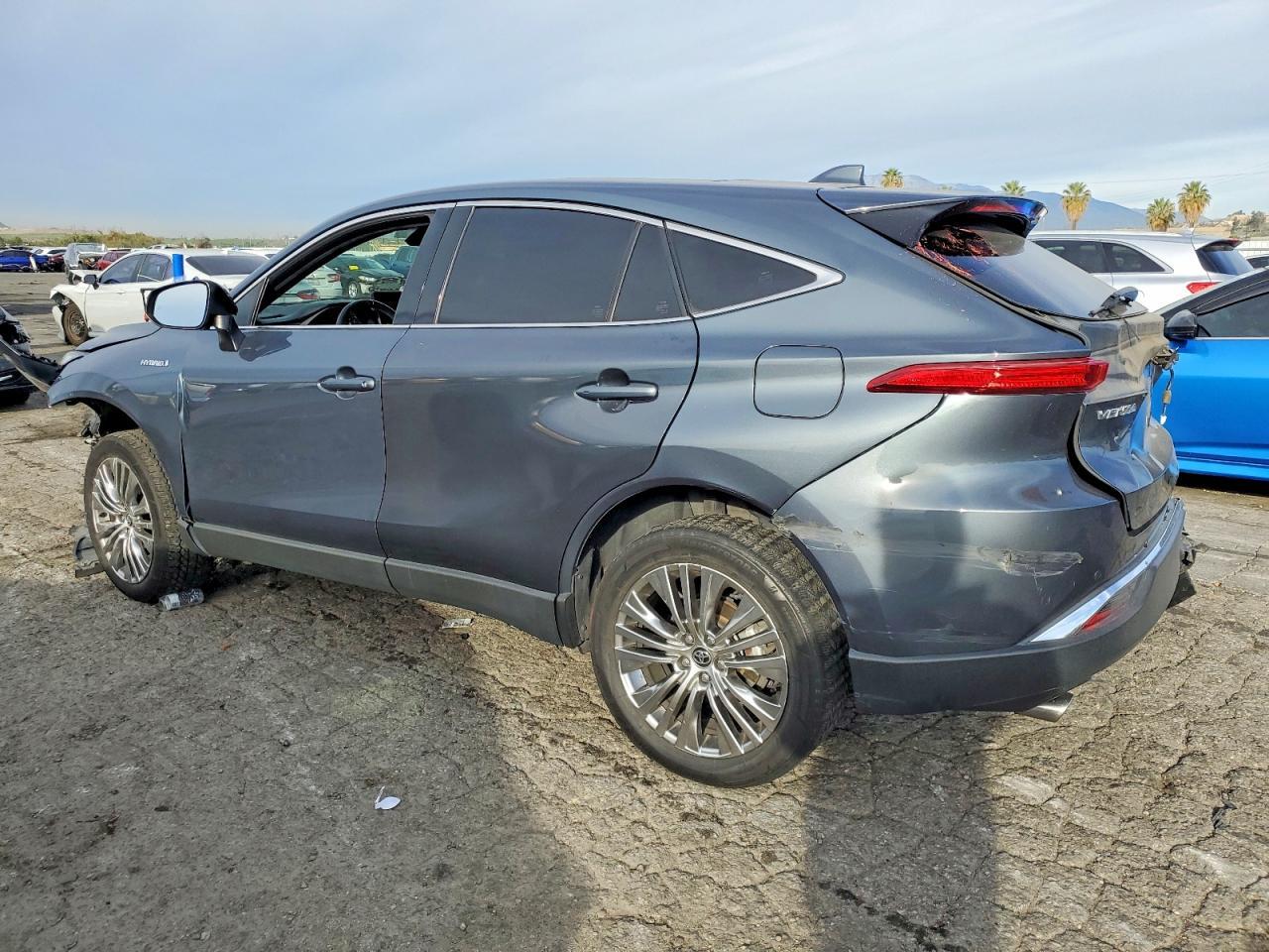 2021 Toyota Venza Le - Image 2