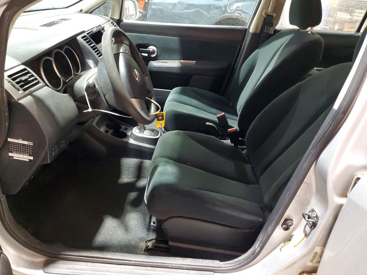 2010 Niss Versa S - Фото 7