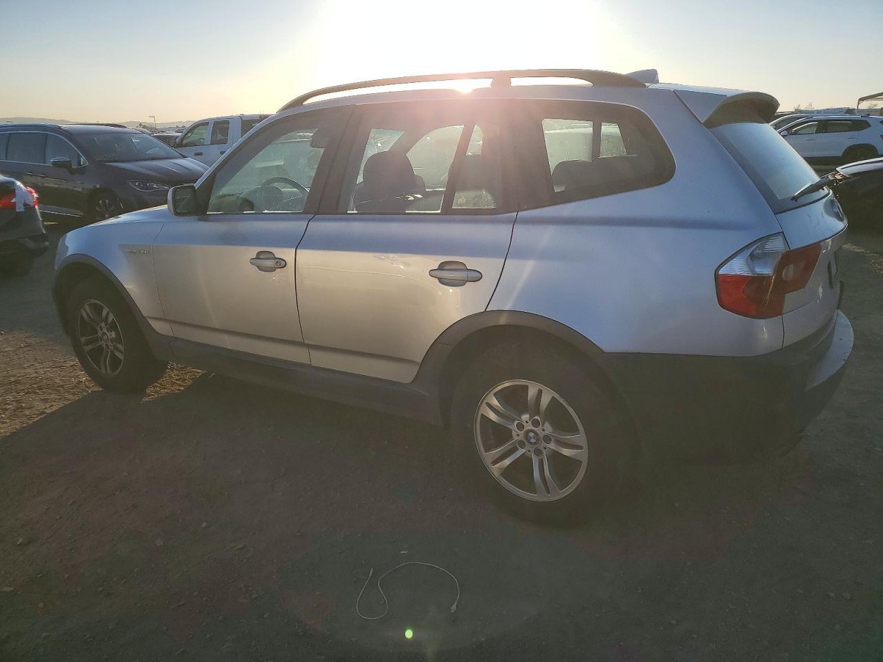 2005 BMW X3 3.0I - Фото 2