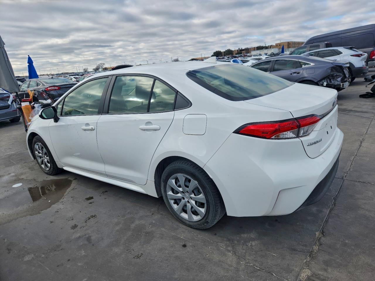 2024 Toyota Corolla Le - Фото 2