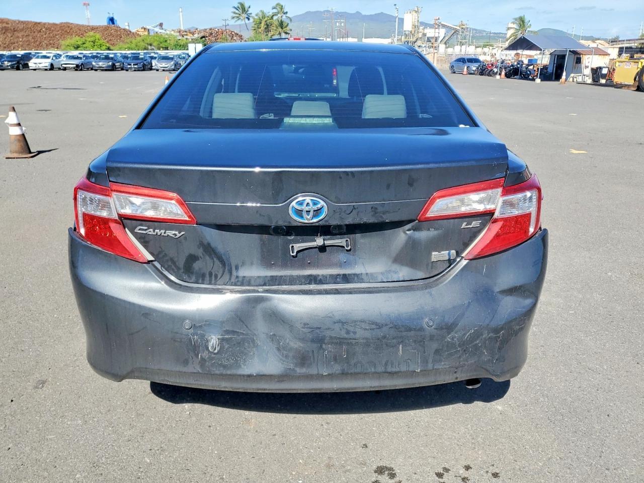 2013 Toyota Camry - Фото 6