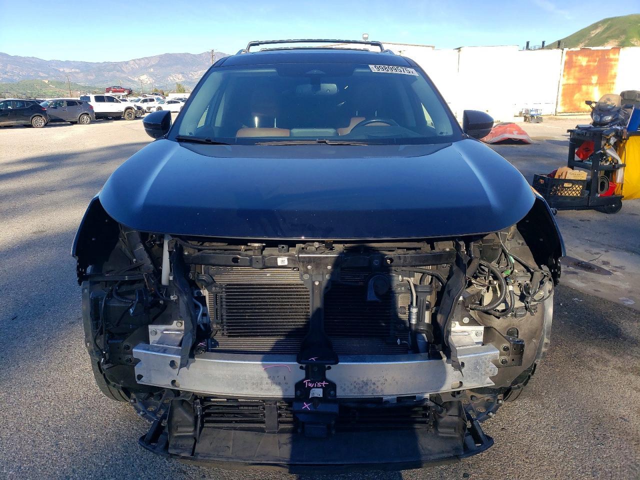 2022 Nissan Pathfinder Platinum - Фото 5