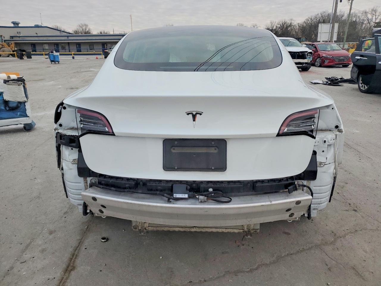 2020 Tesla Model 3 - Фото 6