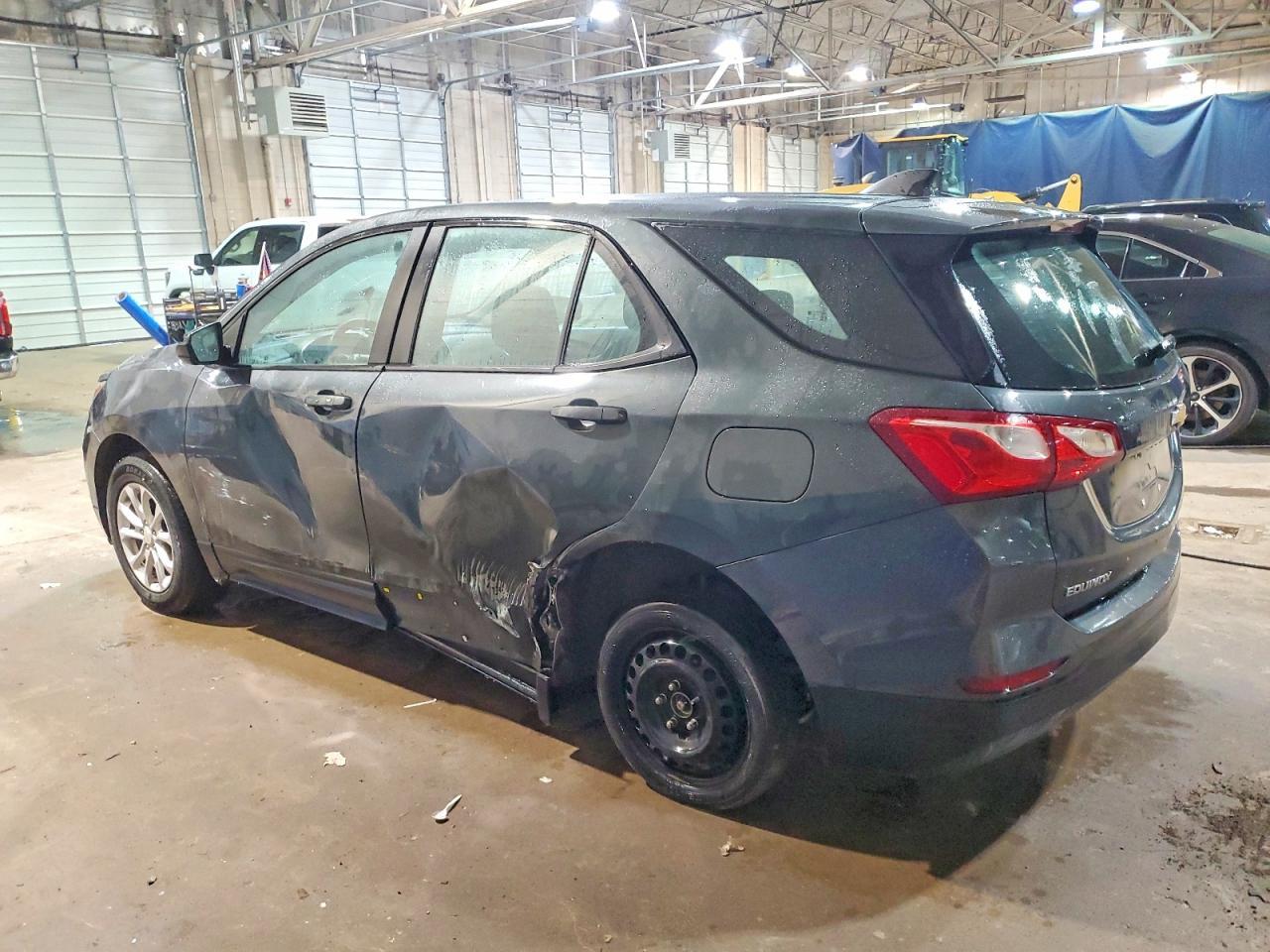 2020 Chevrolet Equinox Ls - Фото 2