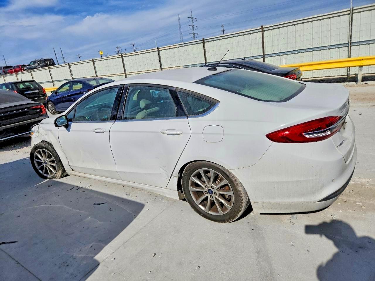 2017 Ford Fusion - Фото 2