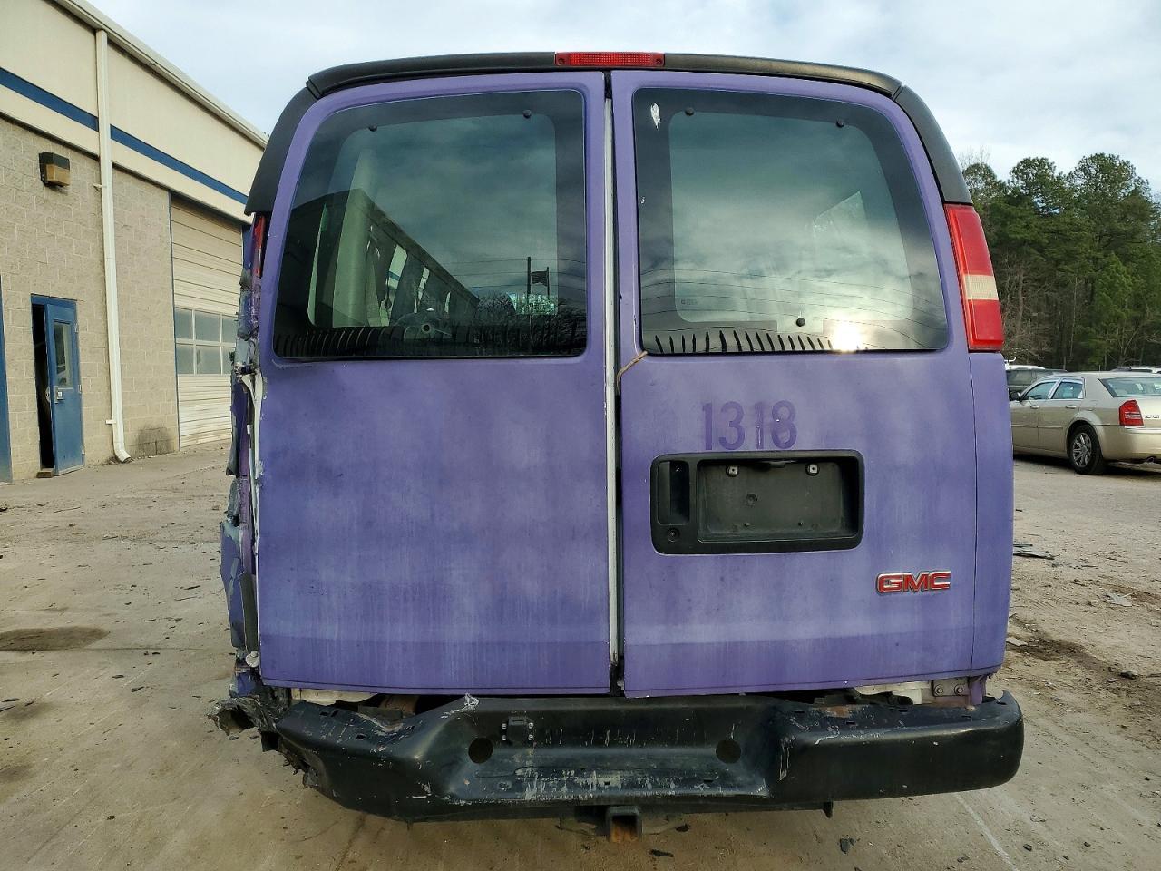 2005 GMC Savana G2500 - Фото 6
