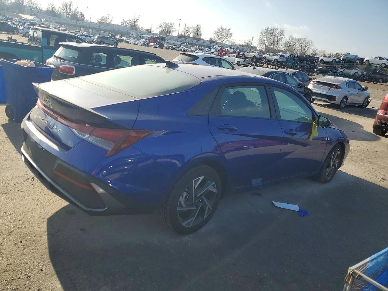2025 Hyundai Elantra Sel Sport - Image 3
