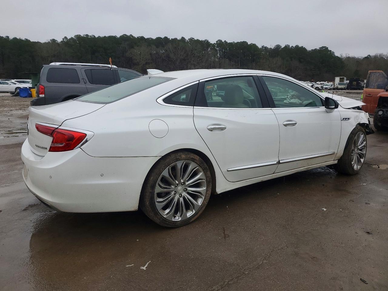 2017 Buick Lacrosse Premium - Фото 3