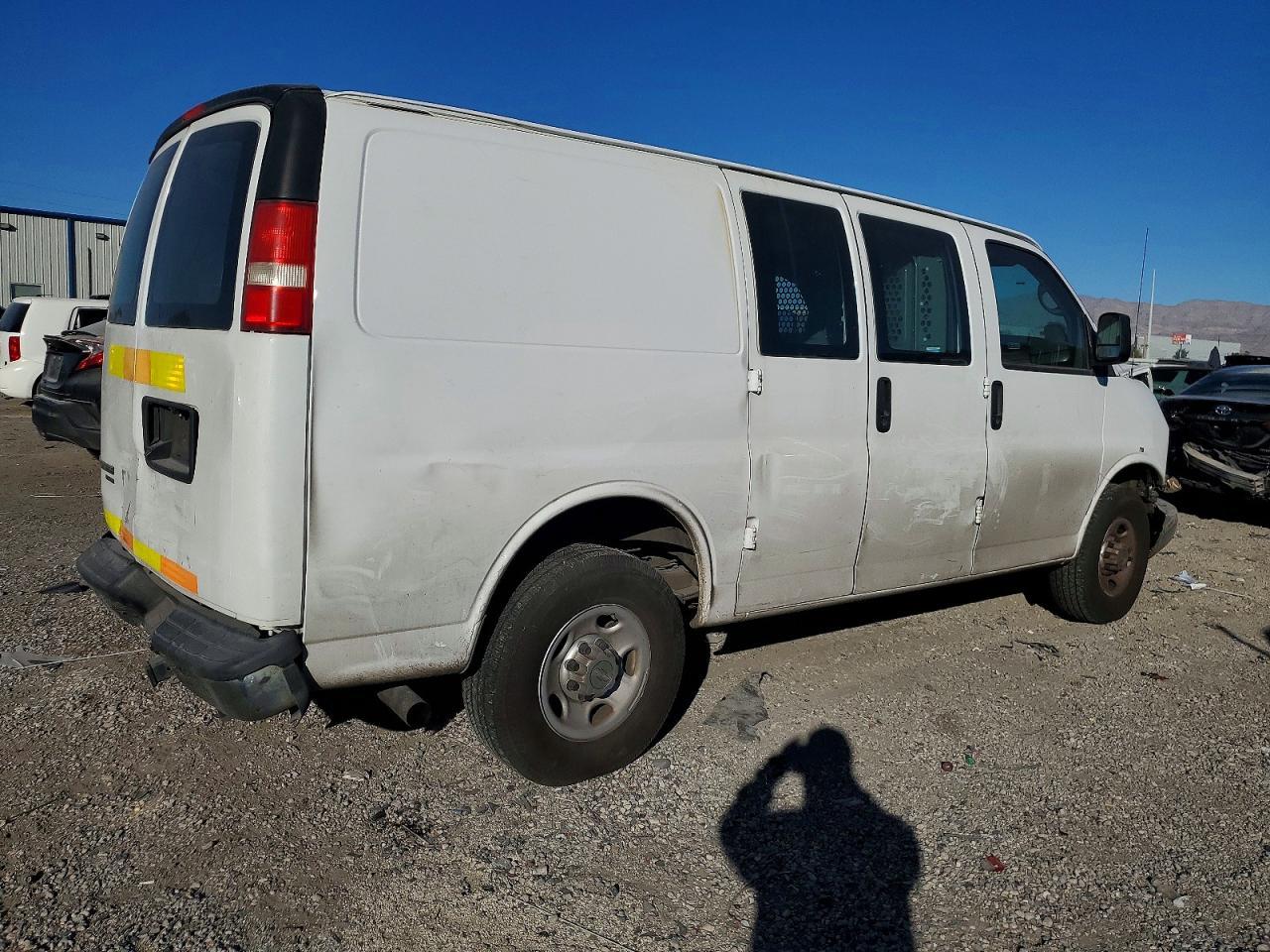 2014 Chevrolet Express G2500 - Image 3