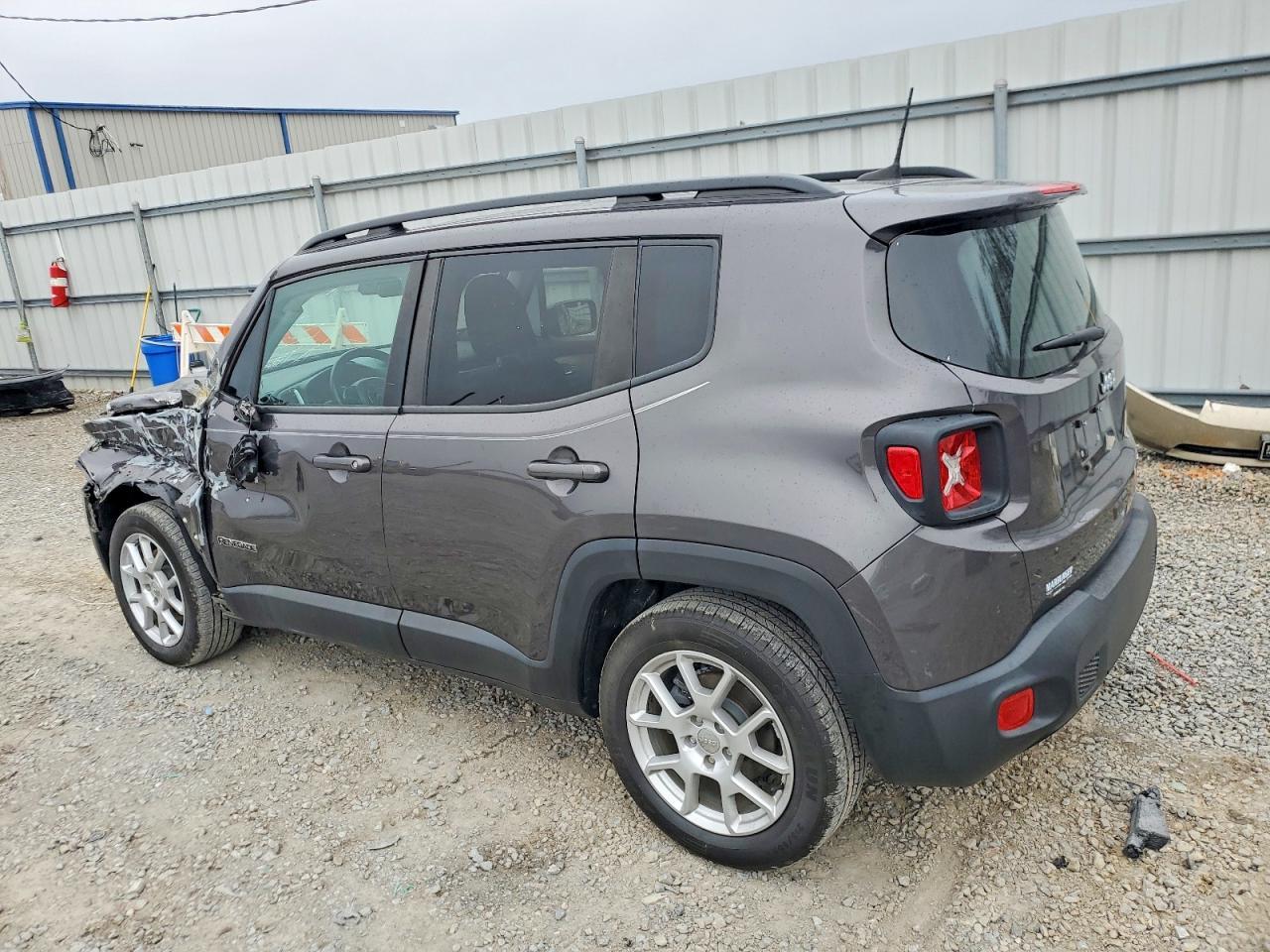 2021 Jeep Renegade Latitude - Image 2