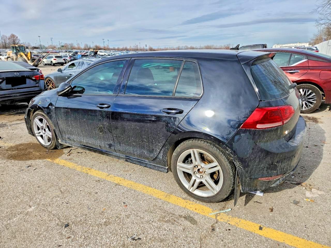 2017 Volkswagen Golf R - Image 2