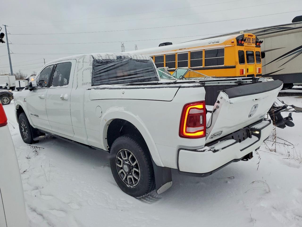 2021 Ram 3500 Longhorn Mega C - Фото 2