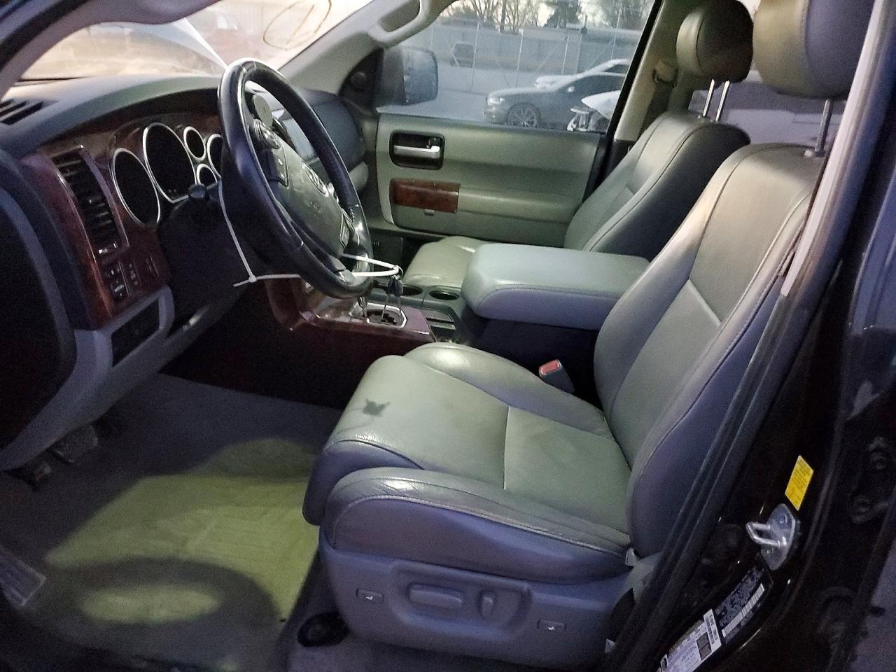 2010 Toyota Sequoia Limited - Image 7