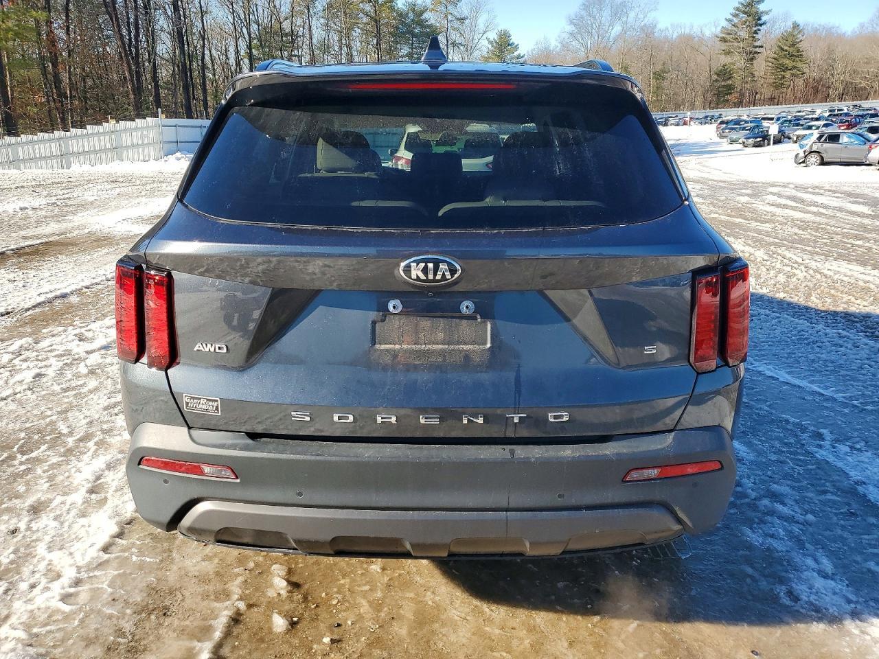 2021 Kia Sorento S - Image 6