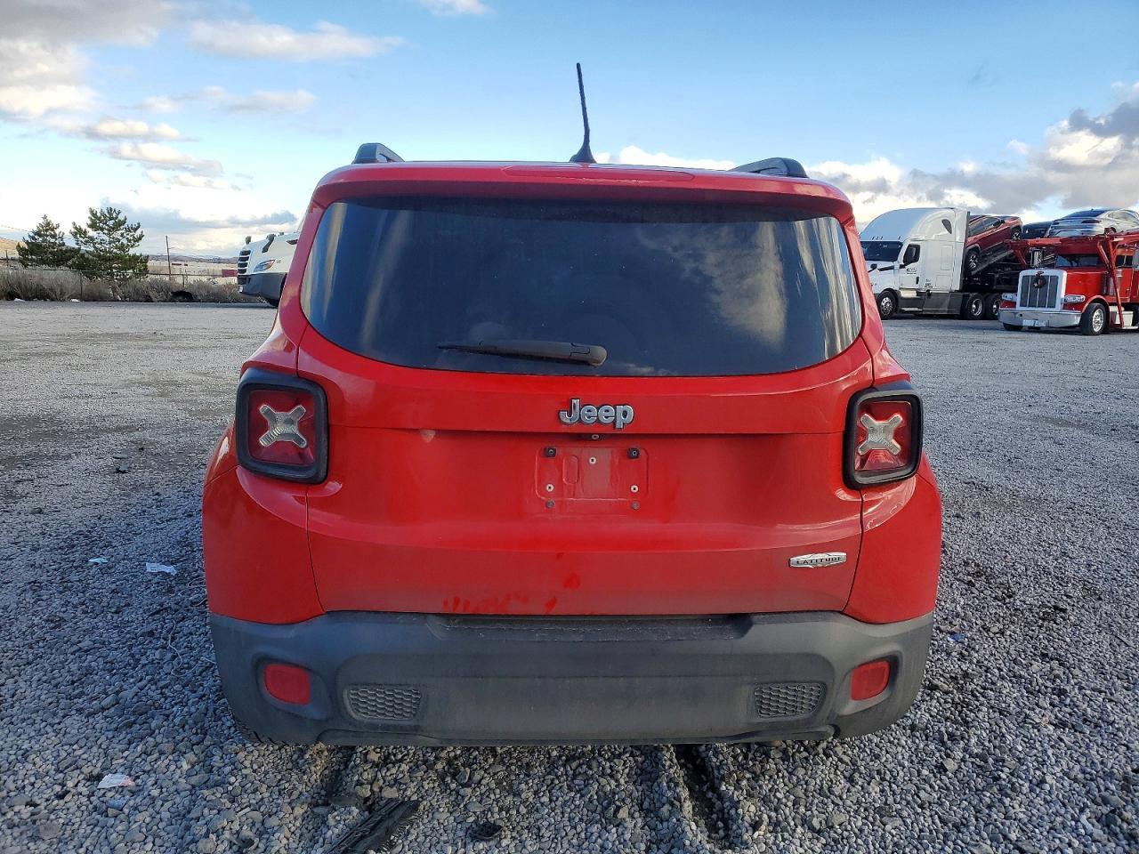 2015 Jeep Renegade Latitude - Image 6