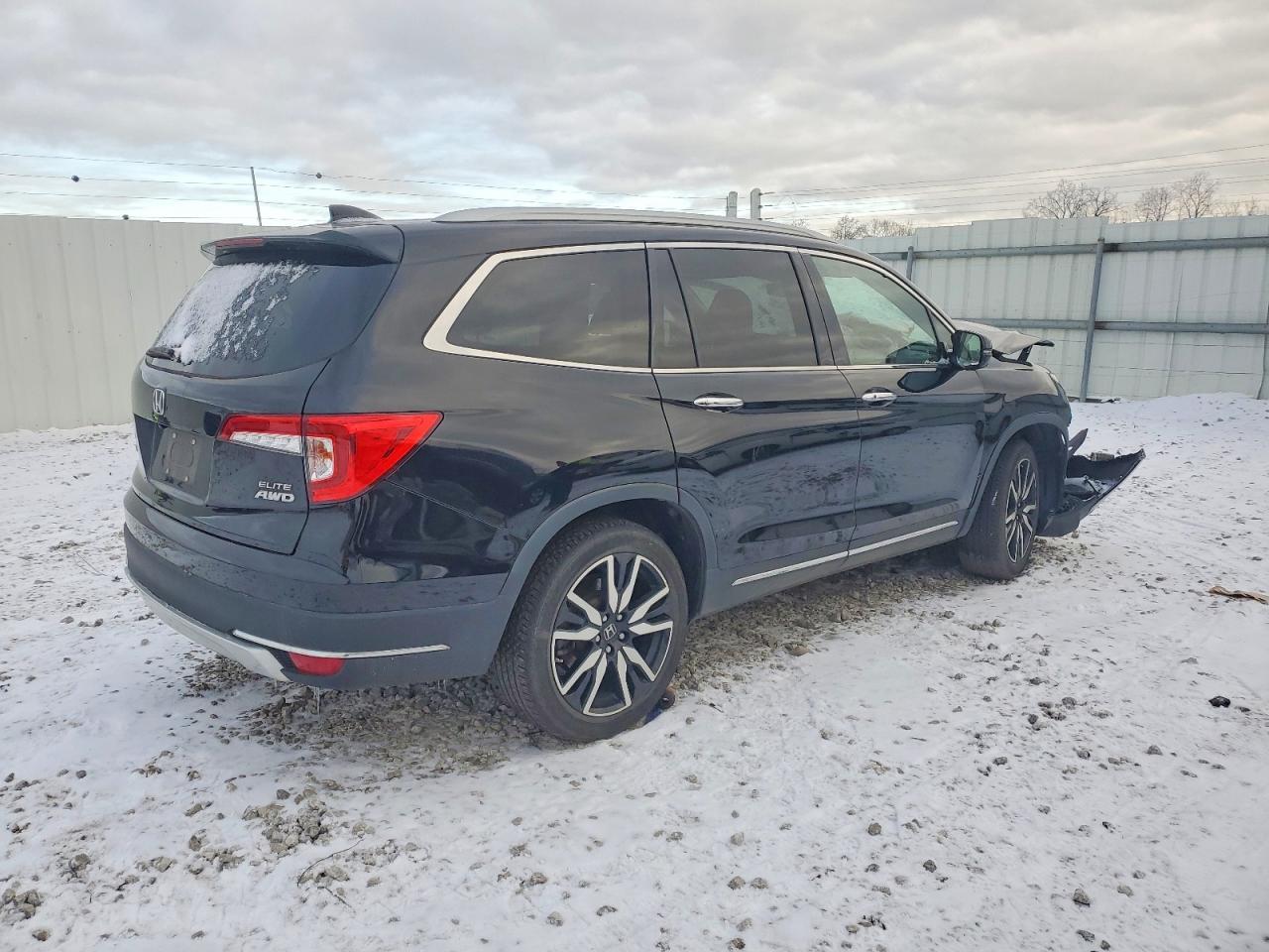 2019 Honda Pilot Elite - Image 3