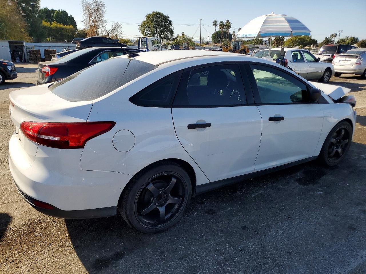 2017 Ford Focus S - Image 3