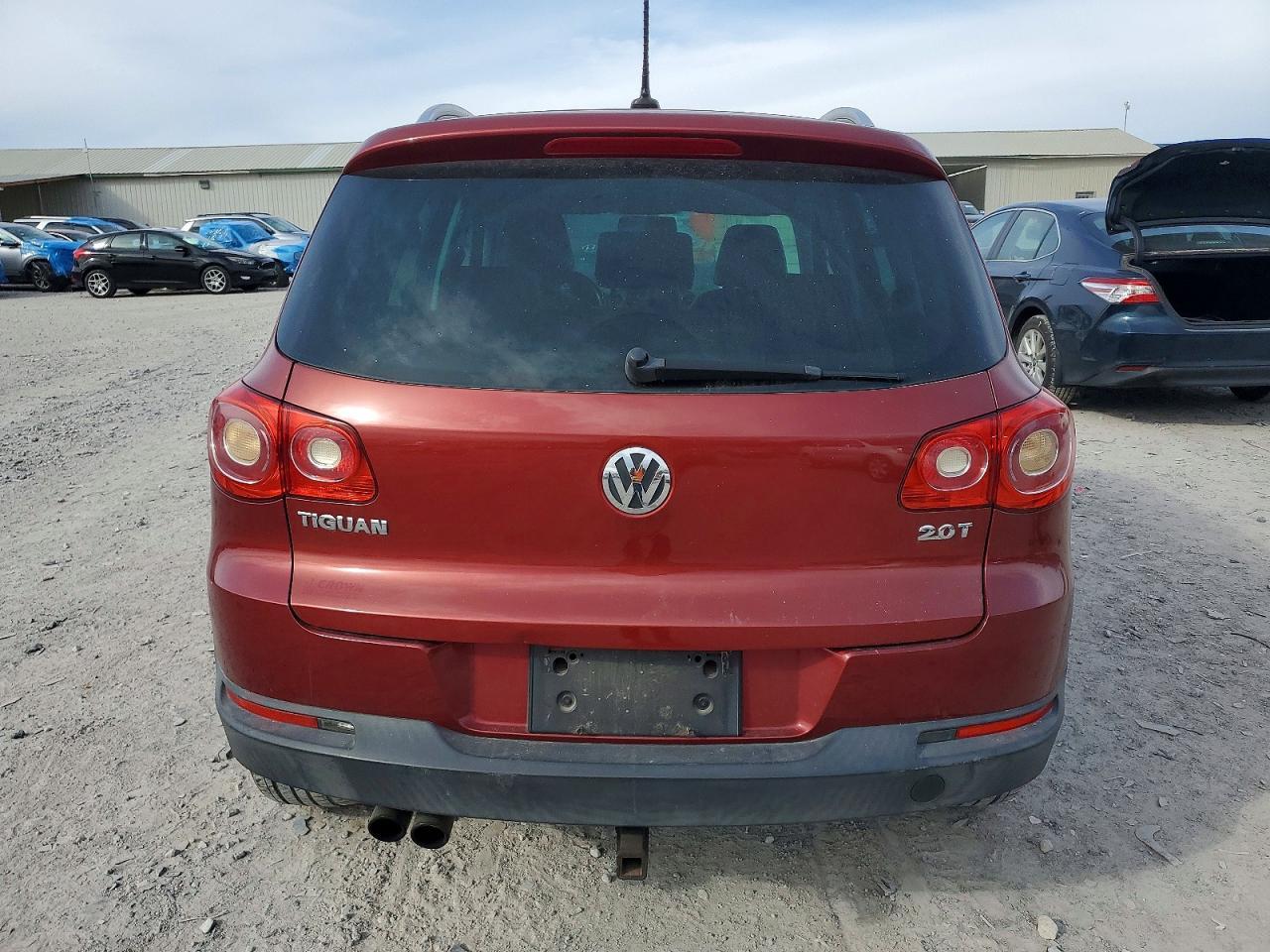 2011 Volkswagen Tiguan S - Фото 6