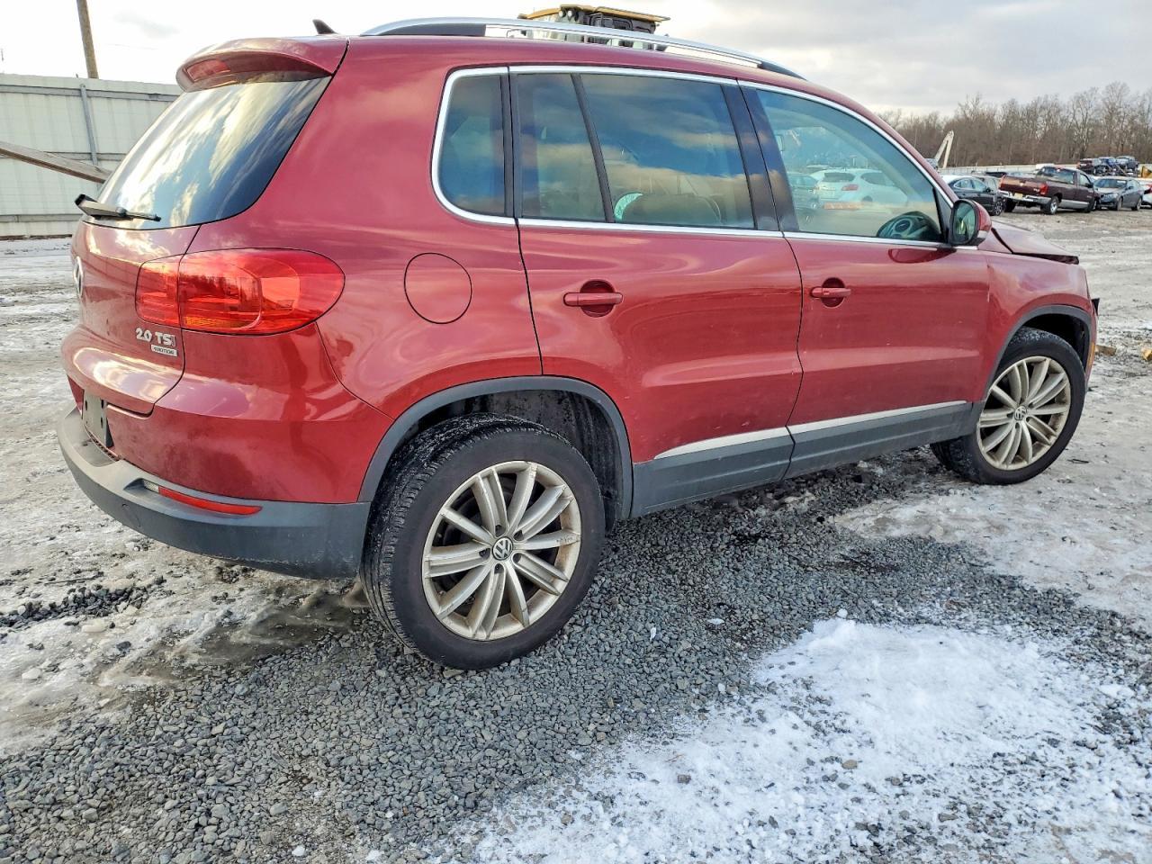 2015 Volkswagen Tiguan S - Фото 3