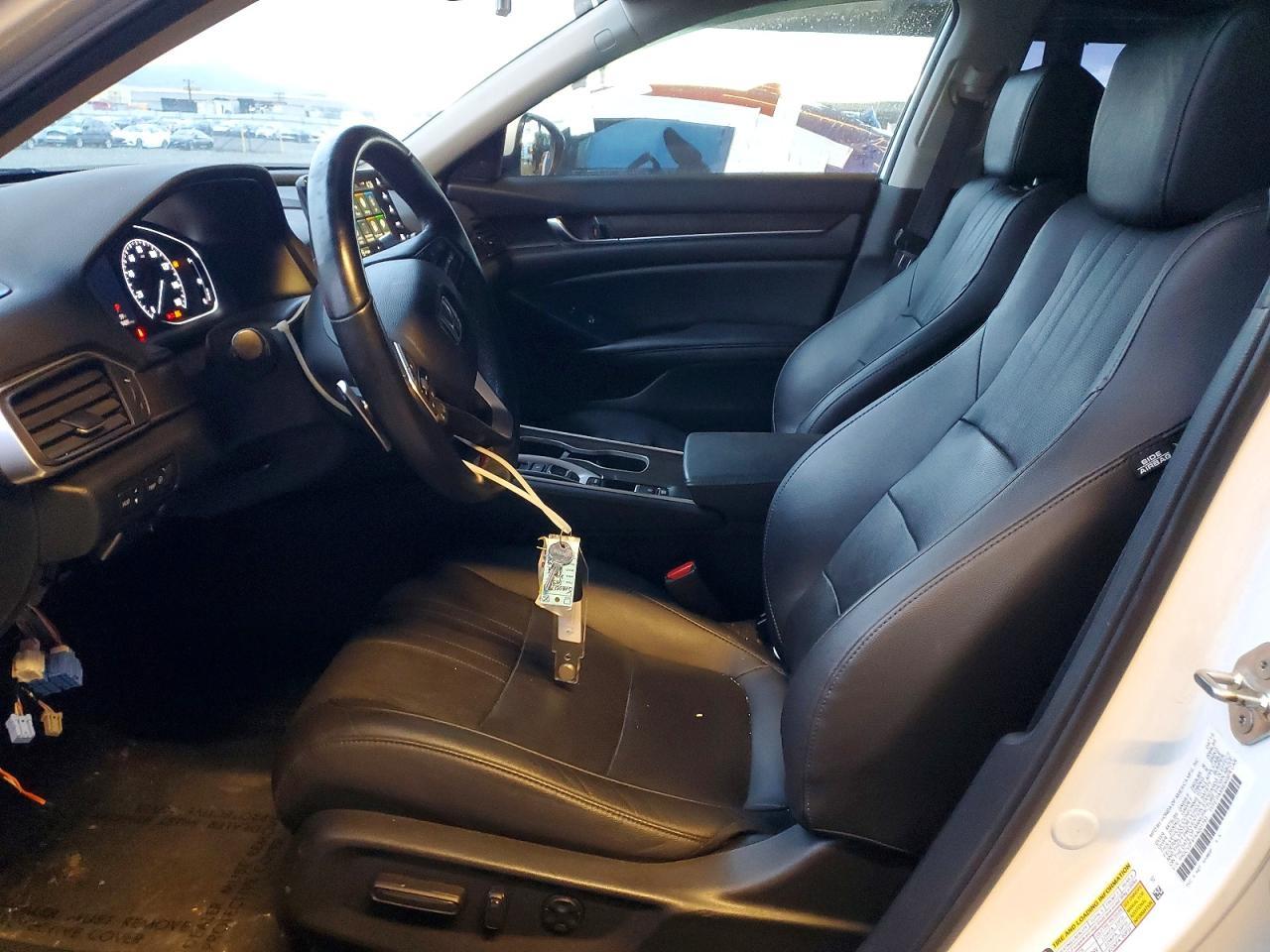 2019 Honda Accord Touring - Image 7