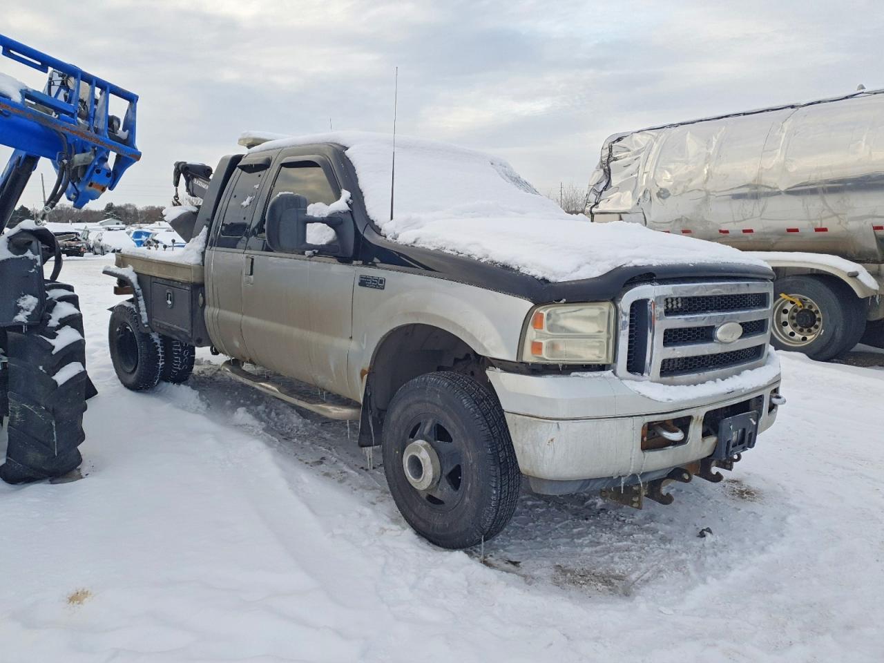 1999 Ford Super Duty F-350 W/D - Фото 4
