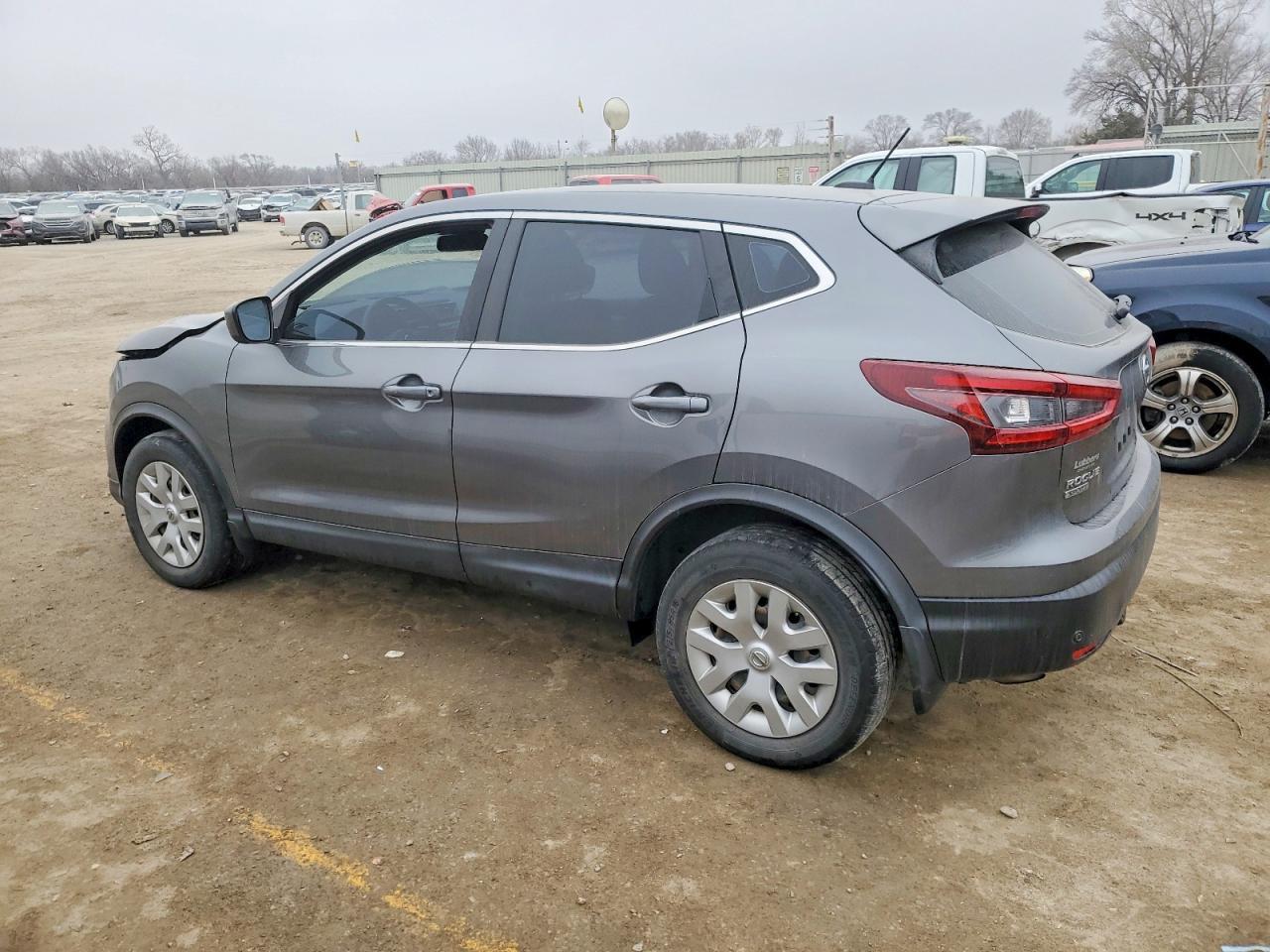 2020 Nissan Rogue Sport S - Image 2