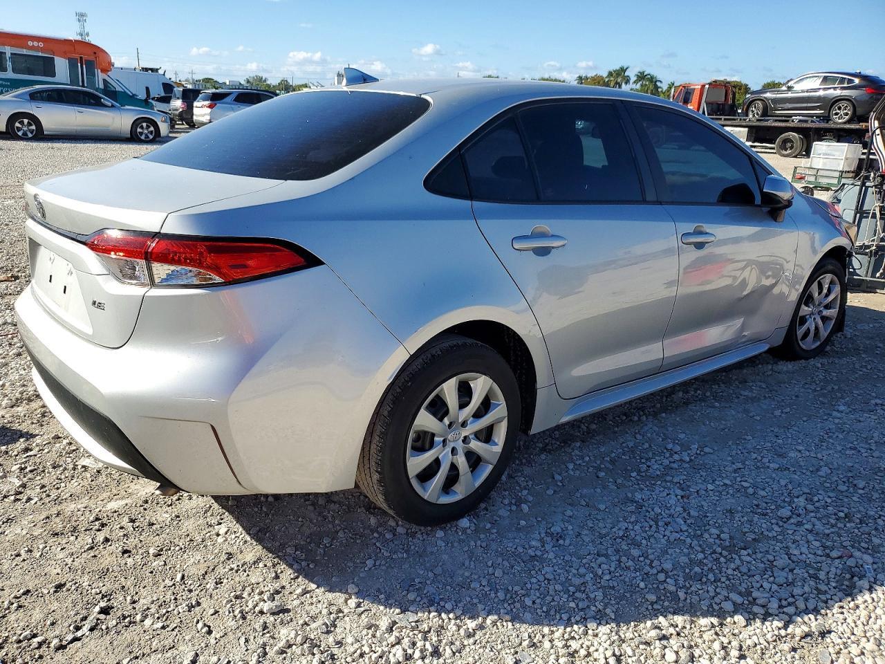 2020 Toyota Corolla Le - Фото 3