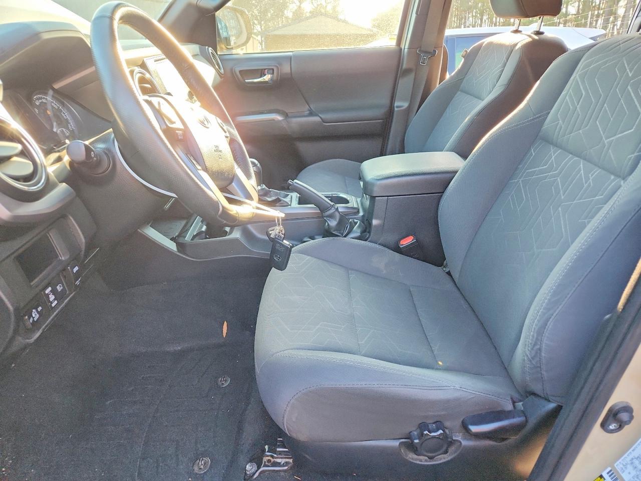 2018 Toyota Tacoma Double Cab - Image 7