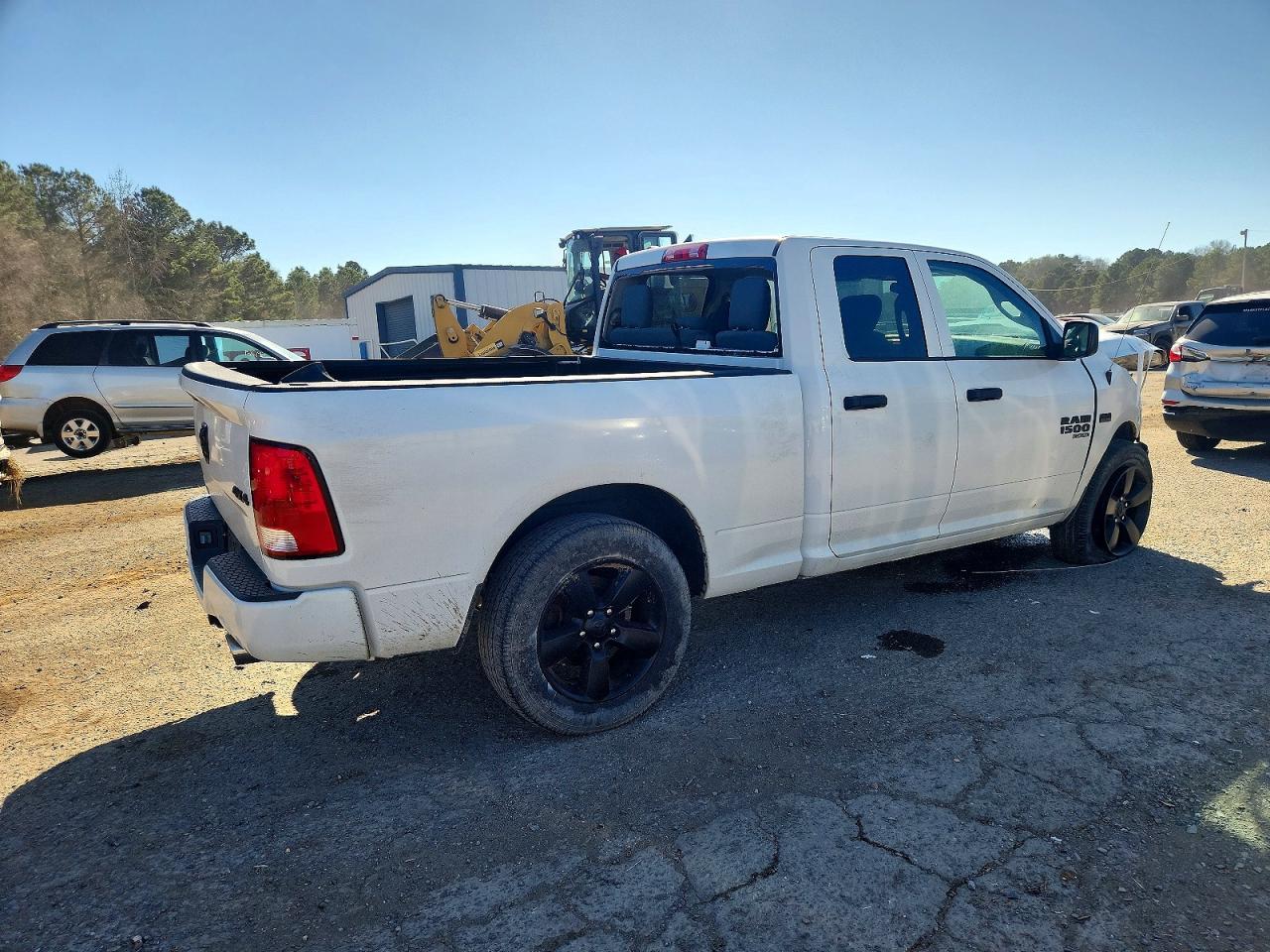 2019 Ram 1500 Classic Tradesman - Фото 3