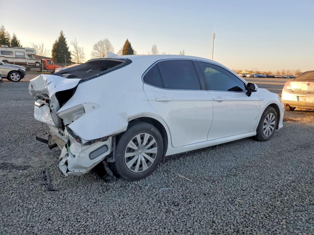 2019 Toyota Camry - Фото 3