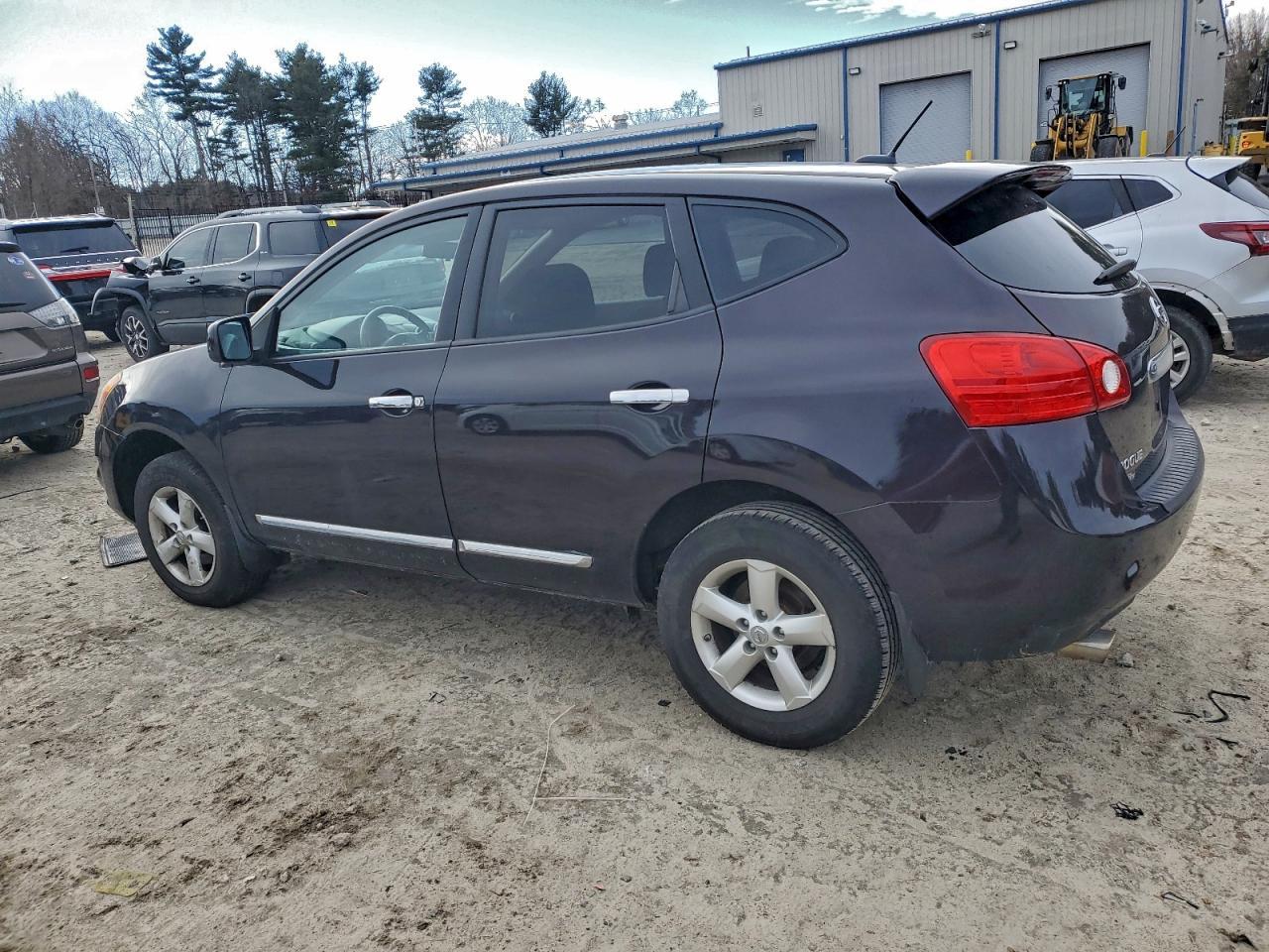 2013 Nissan Rogue S - Image 2
