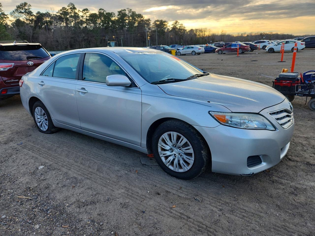 2011 Toyota Camry Base - Фото 4
