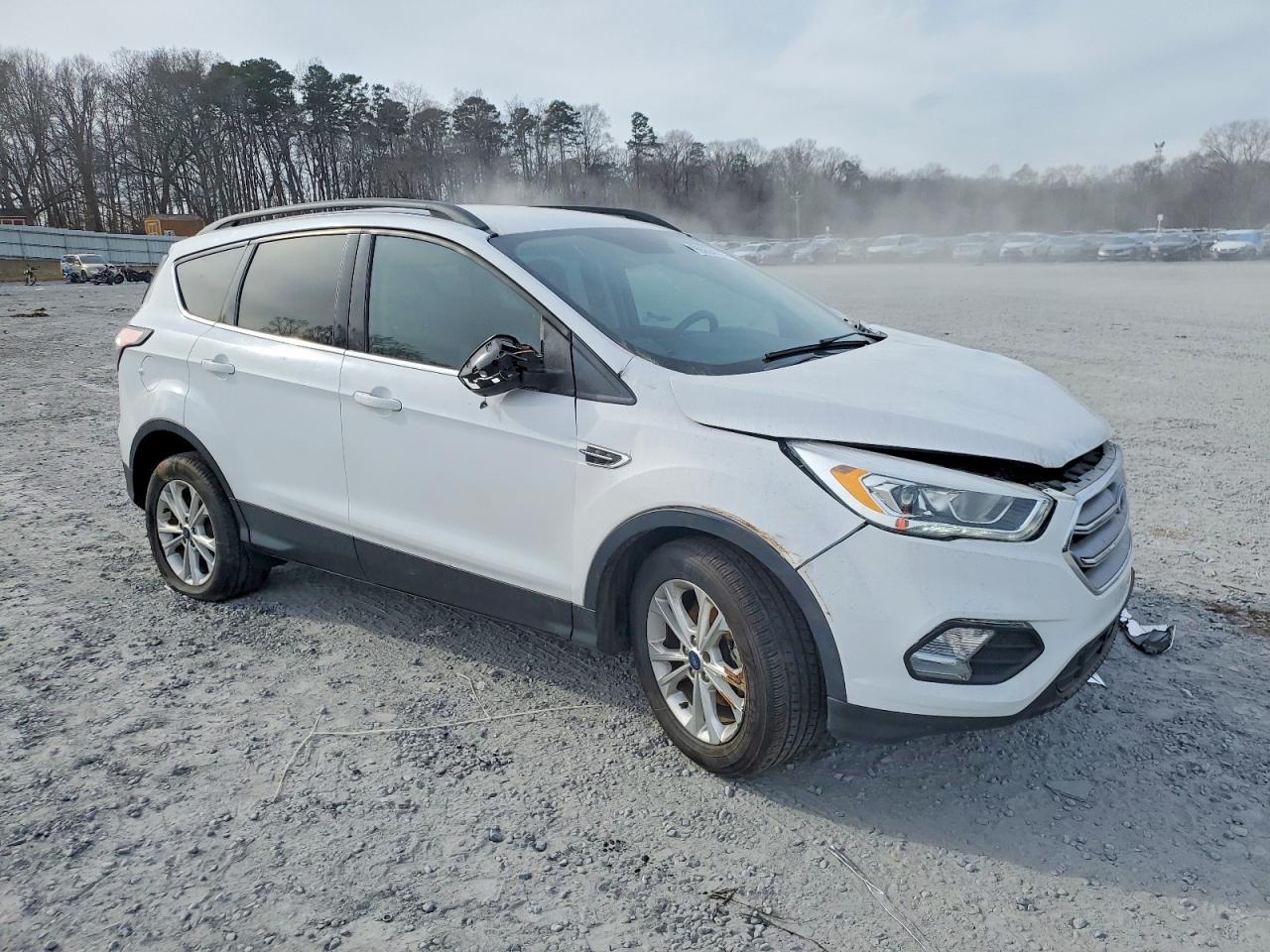 2017 Ford Escape Se - Фото 4