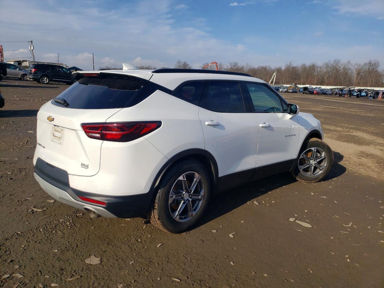 2023 Chevrolet Blazer 3Lt - Фото 3