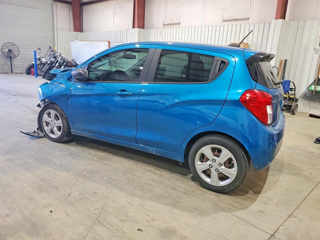 2020 Chevrolet Spark Ls - Фото 2