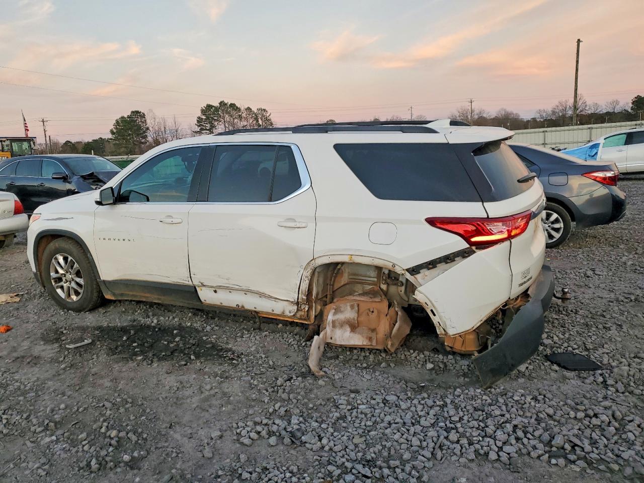 2019 Chevrolet Traverse Lt - Фото 2