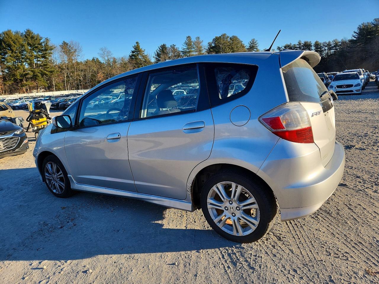 2011 Honda Fit Sport - Фото 2