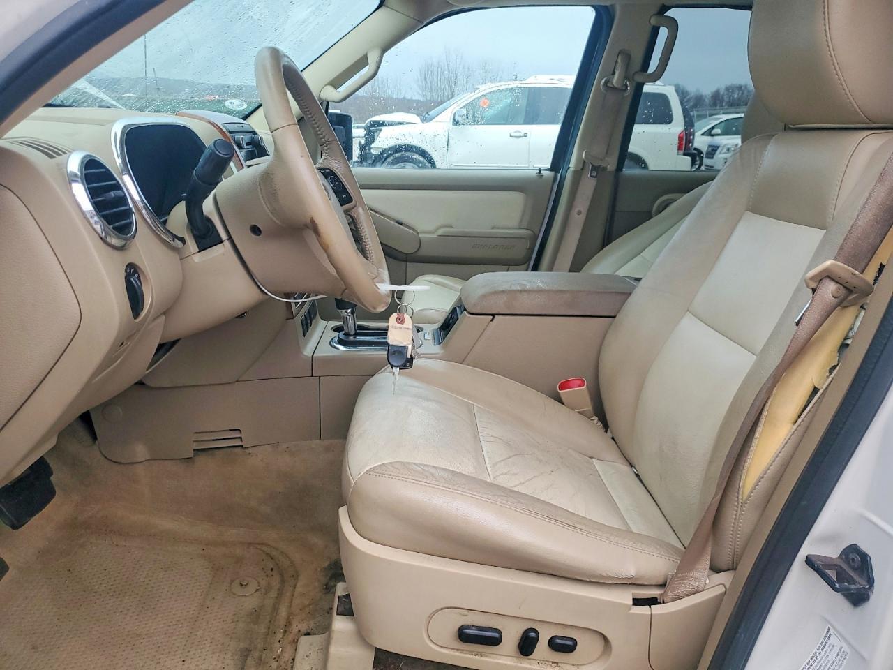 2010 Ford Explorer Eddie Bauer - Фото 7