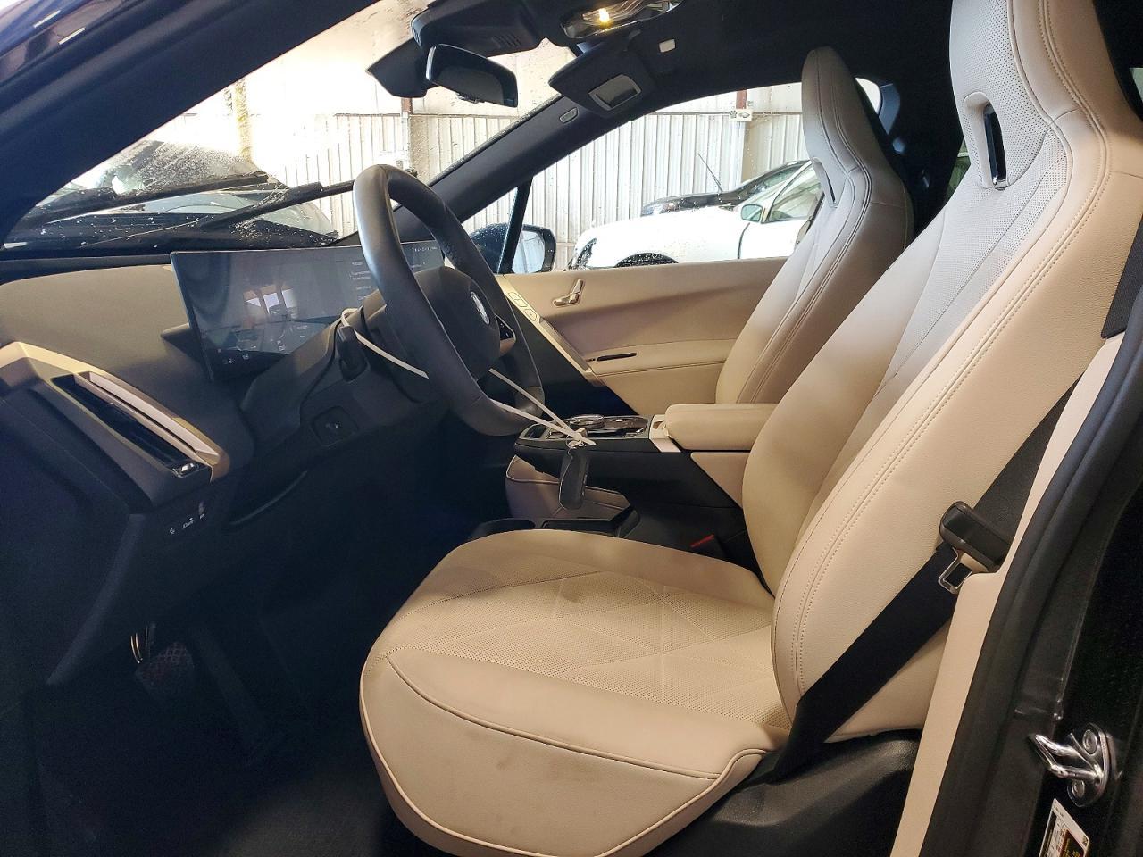 2025 BMW Ix xDrive50 - Фото 7