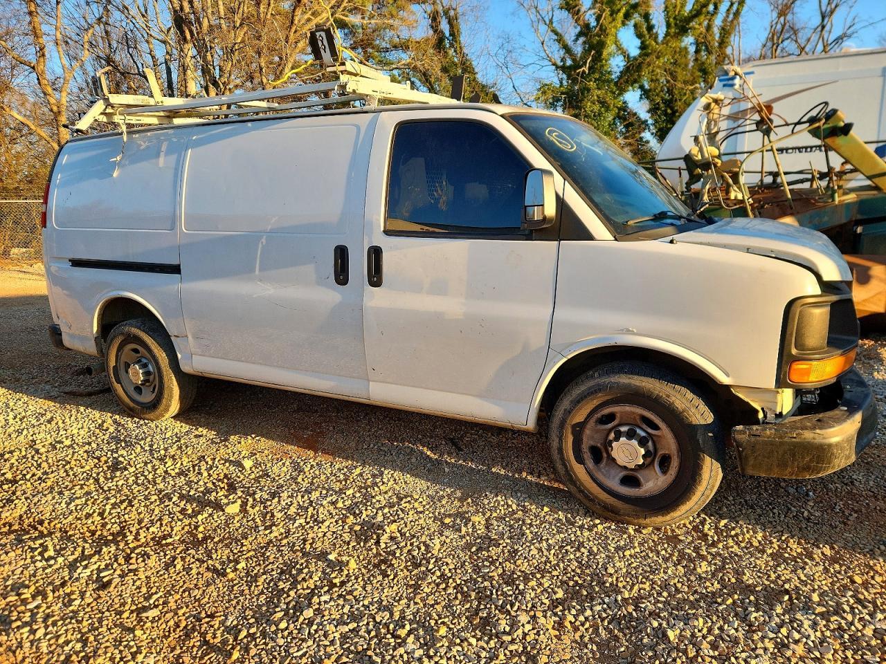 2013 Chevrolet Express 2500 Utility / Service Van - Фото 4