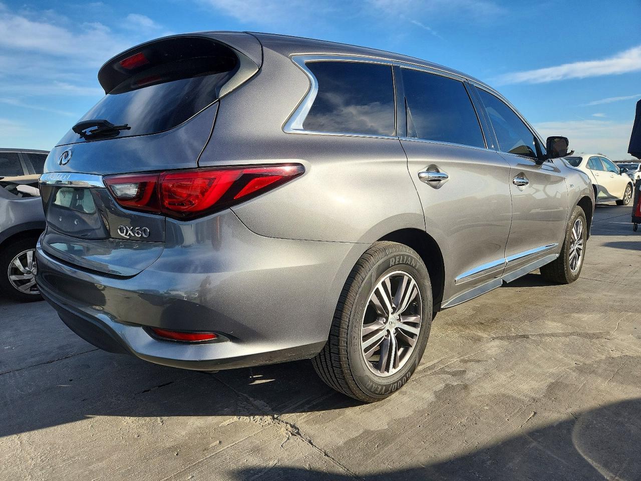 2019 Infiniti Qx60 Luxe - Фото 3