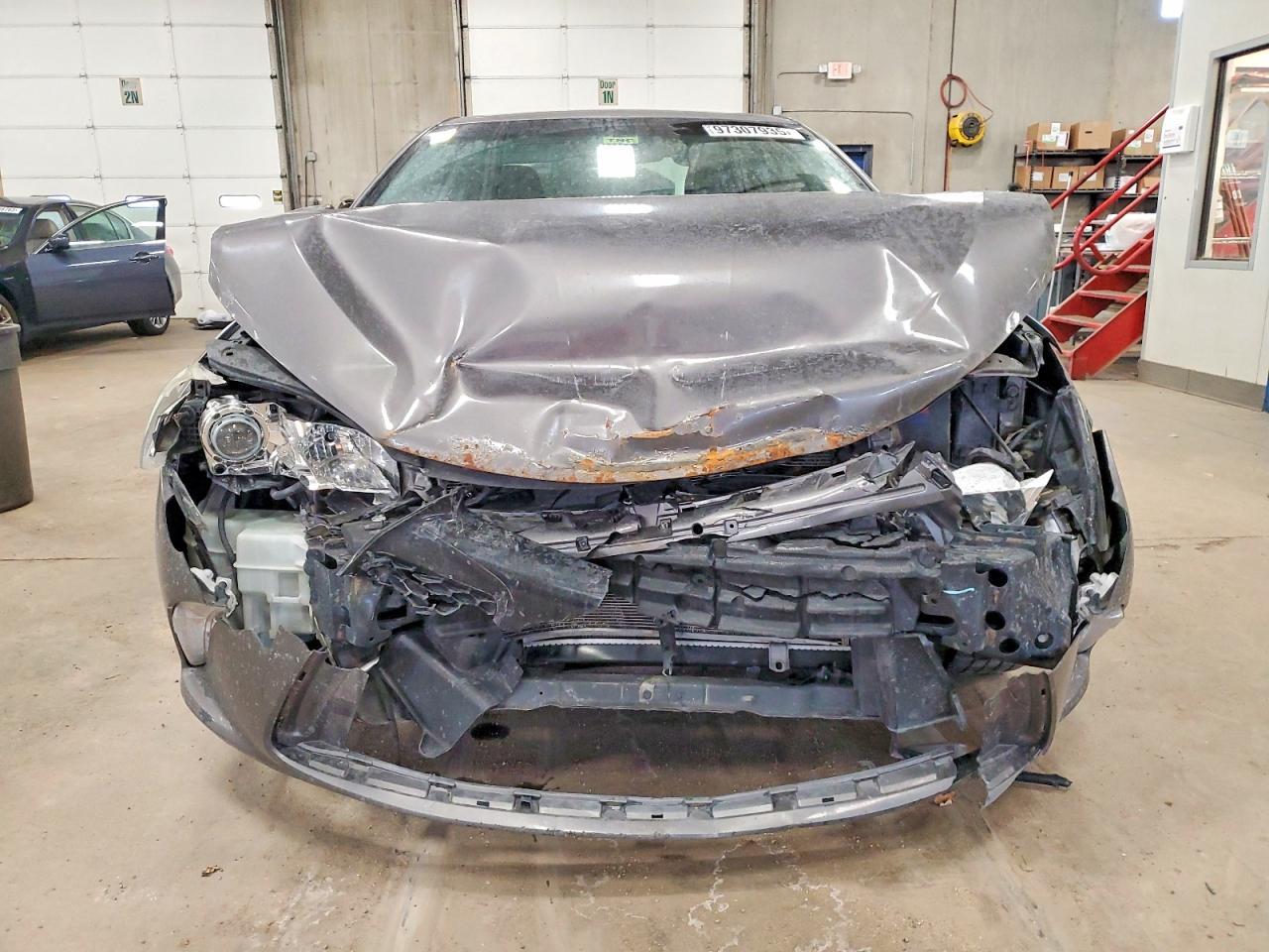 2016 Toyota Camry Le - Фото 5