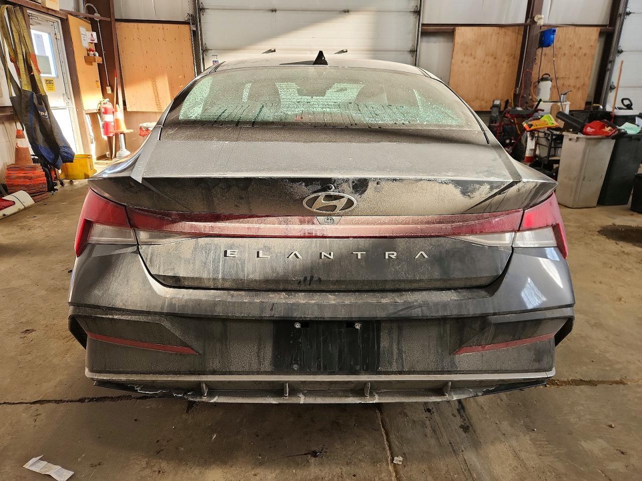 2025 Hyundai Elantra Preferred 4D - Фото 6