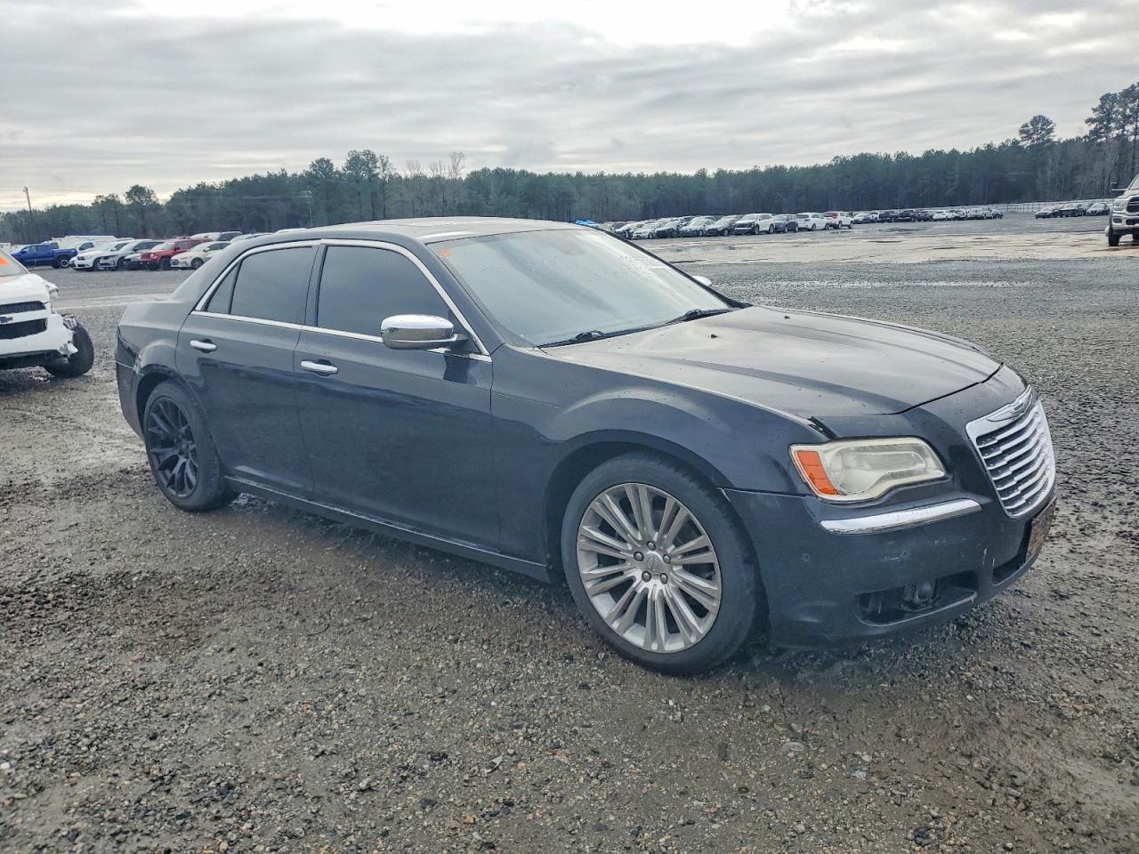 2011 Chrysler 300 Limited - Image 4
