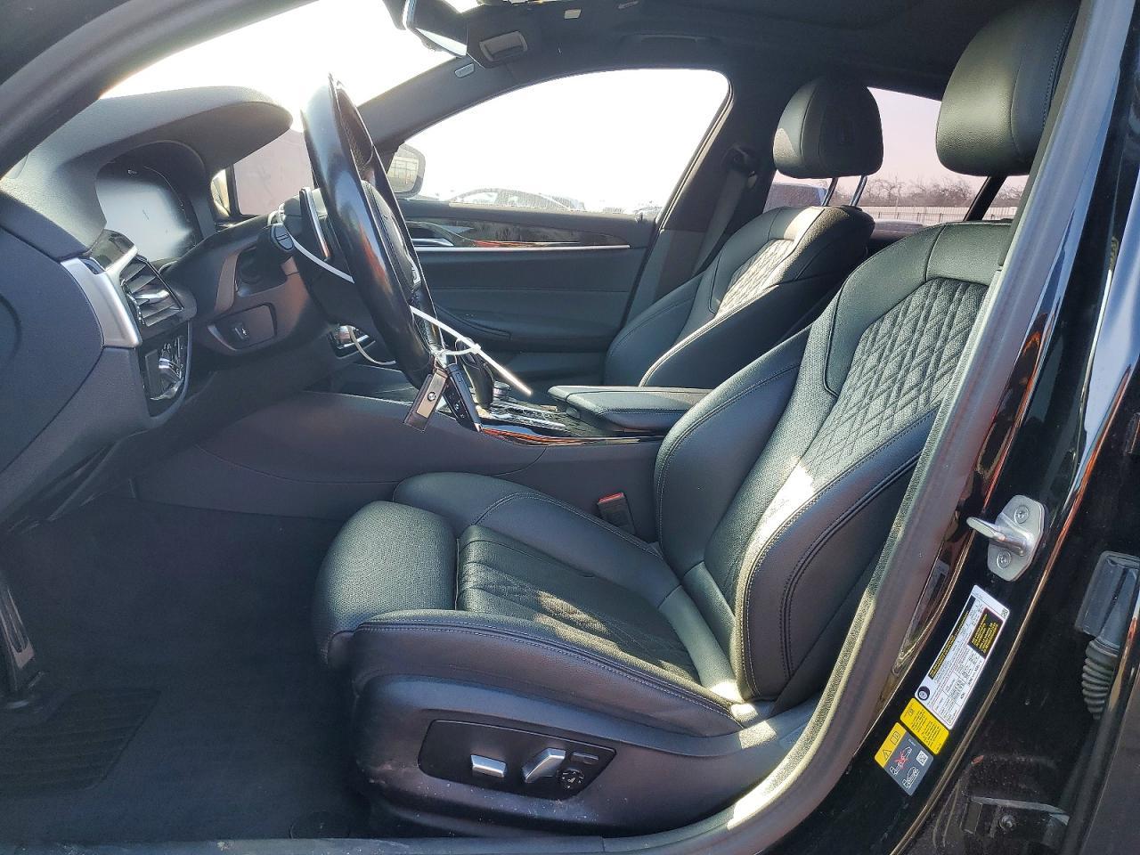 2023 BMW 530E - Фото 7