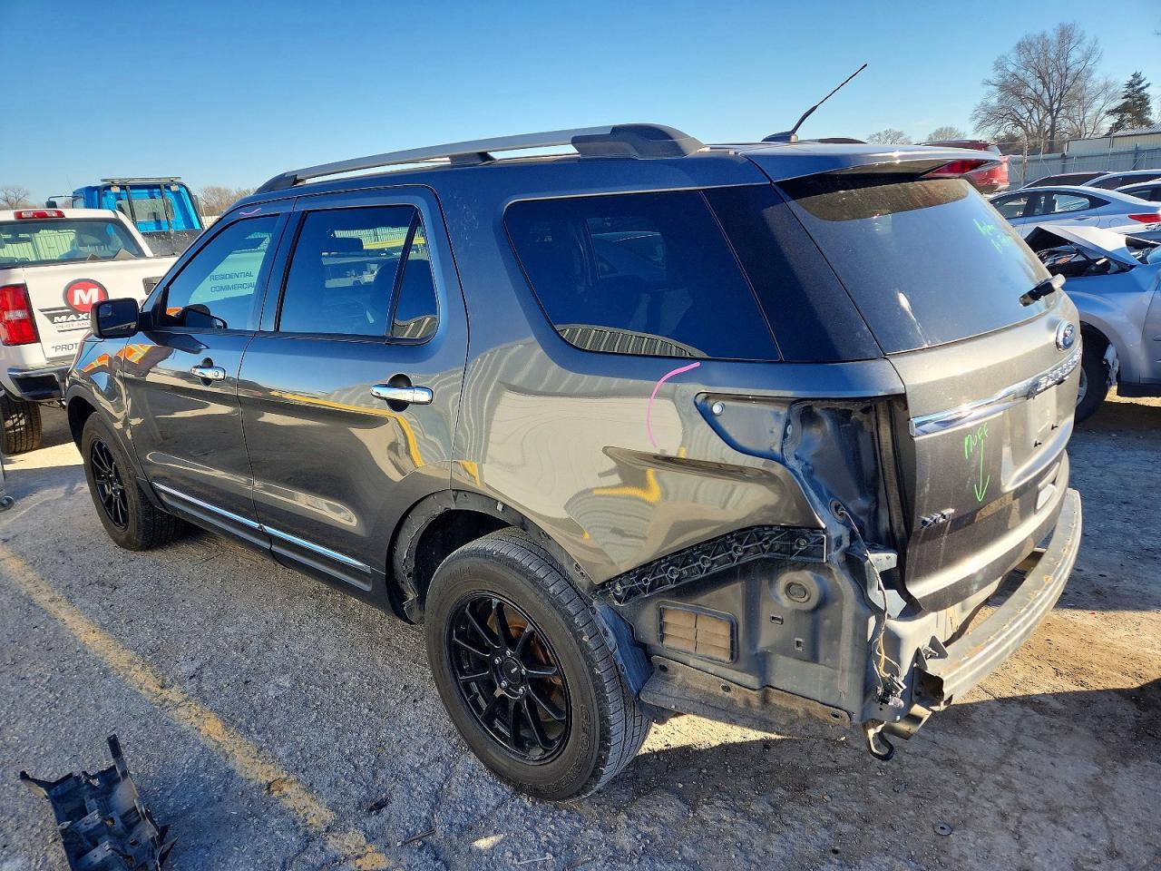 2015 Ford Explorer Xlt - Image 2