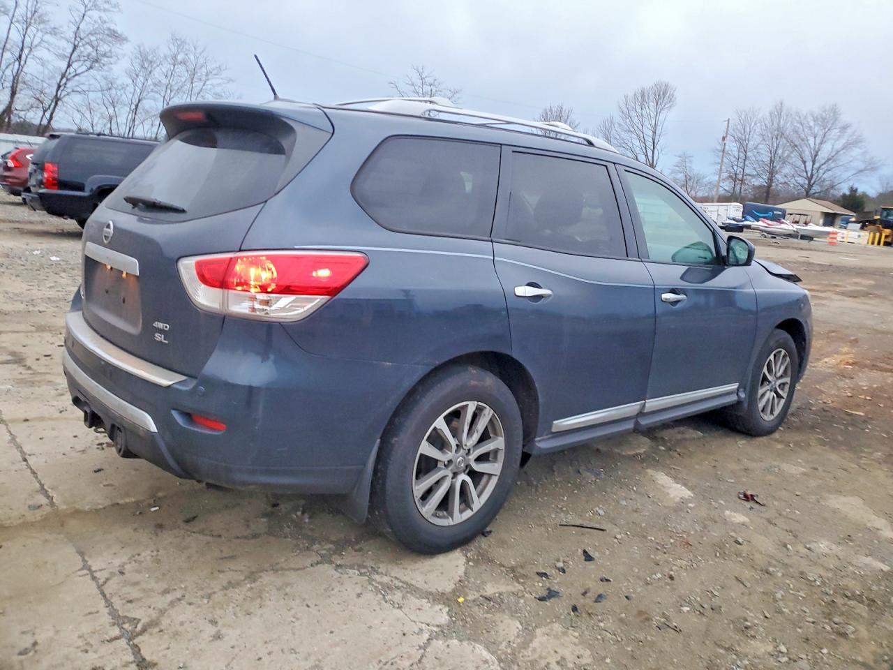 2016 Nissan Pathfinder S - Фото 3