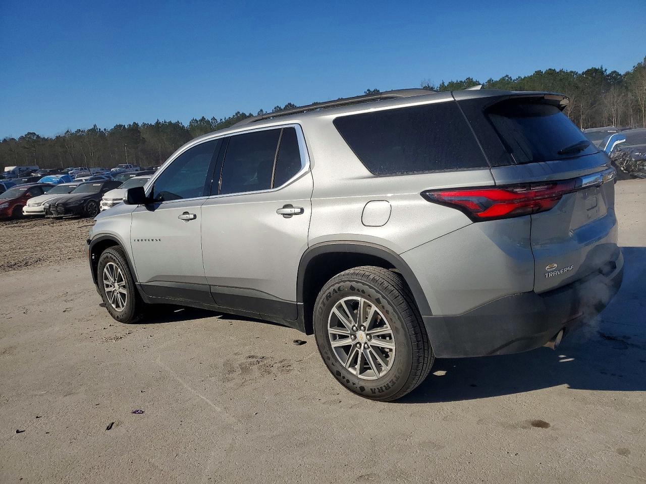 2023 Chevrolet Traverse Lt - Image 2